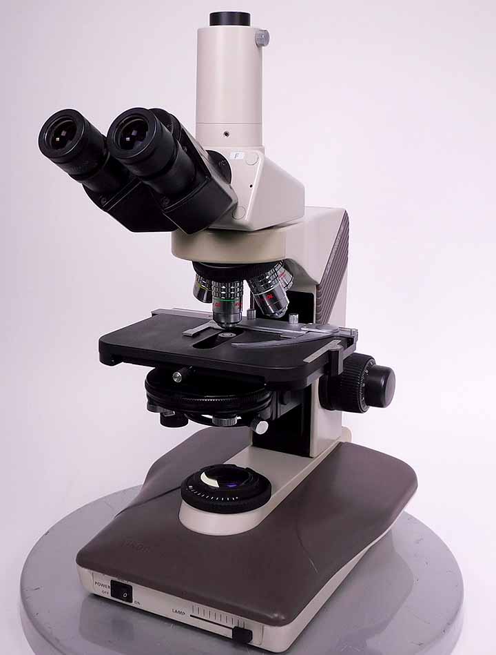 ニコン三眼正立明視野顕微鏡＋おまけ（木箱付き）-